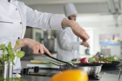 Koch/Köchin für unser Bistro gesucht